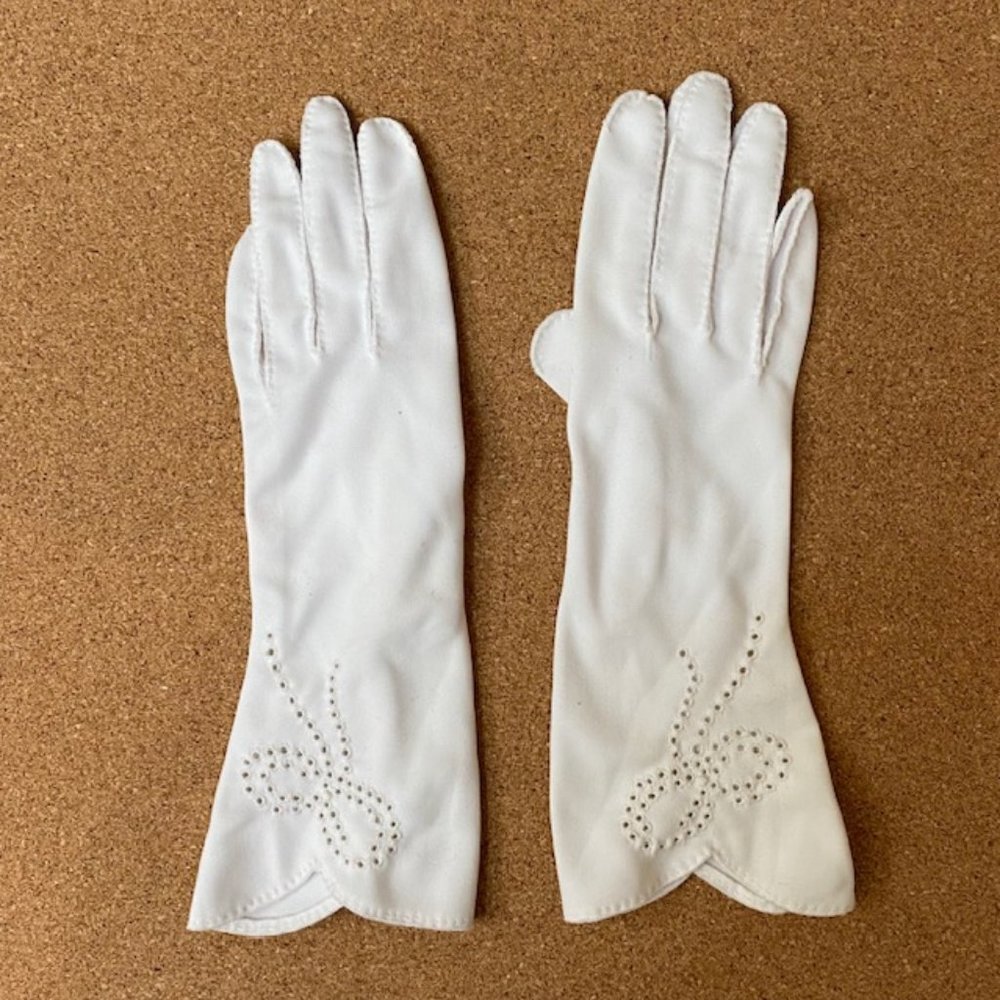 Vintage Decorative White Gloves XS